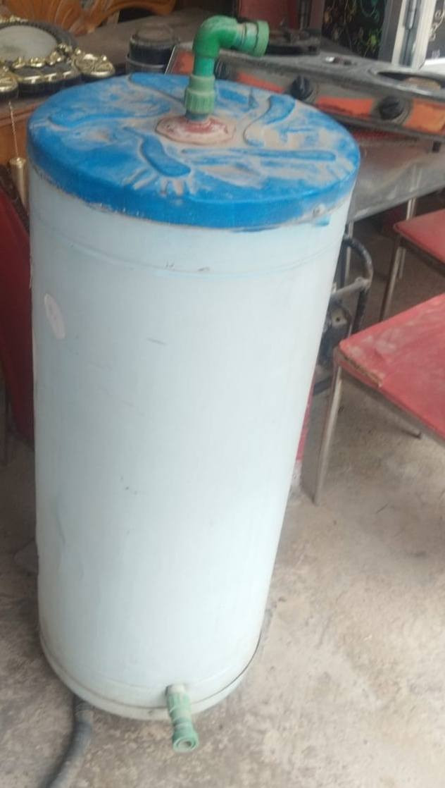 غساله مثل ماموظحه بلصوره شغاله
السعر 65 وبيها مجال 
سخان 120 لتر نقص هيتر
السعر  50 وبي مجال 
العنوان ديالى الخالص سعدية الشط


**إذا كنت صاحب هذا الإعلان وتريد حذفه لأي سبب، رجاءا أرسل رسالة إلى الدعم الفني**