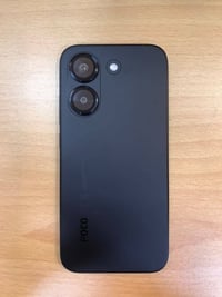 Poco X8 Pro مستخدم نظافة 100% كامل ملحقات الشاحن الأصلي والحافظه الأصل...