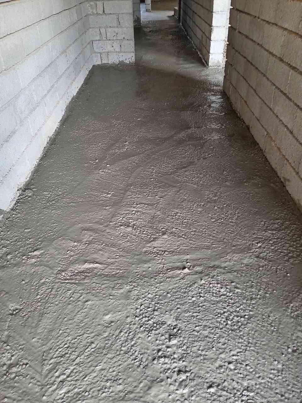 السلام عليكم يوجد لدينا صب جاهز او صب مركزي باسعار مناسبه مع شغل رقم واحد تريد بالمكعب تريد بالمتر تريد شغل كطعيه عندك صبه حوش او عندك داير مال بيت او عندك قدمت بيت او عندك صبه كاشي او سيراميك او صبت لاش  احنا حاضرين بتجهيزكم تم  صب ارضيه  بيت كاشي او سيراميك او صب لاش   في ناحية القيارة   وهذا من فضل الله(***********)
