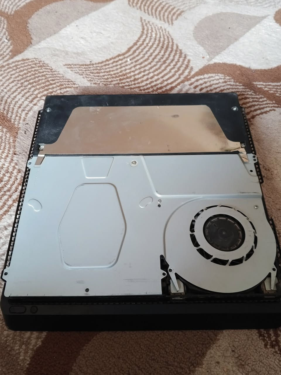 السلام عليكم ورحمة الله
شباب عندي بلي فور سلم اونلاين
المواصفات: 
يدات: 2
قرص: 1 ريد ديد ردمشن 2
قيم باس فاخر ابو شهر
العاب: 6 عبر القيم باس 
بيس
اساسن كريد اوديسي 
جوست اوف تسوشيما 
لعبه باركور حرب
ماوس كيبورد جديد
سماعه واير سلك 
شاهد الله الجهاز نضيف و ايشي بيه راسلني 
للحجز خاص او علا هاذا الرقم
‏‪***********‬‏
