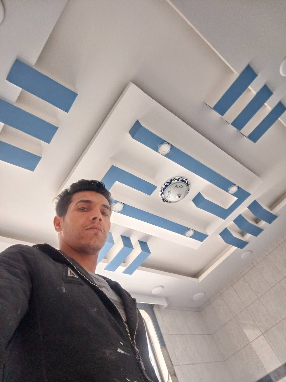 السلام عليكم احبتي الكرام
نسعى لخدمتكم وعملنى مناسب لذواقكم
من اروع الديكورات الجبسن بورد وباسعار تنافسيه مع الضمان ولاستفسار اكثر الأتصال بألرقم 
*********** واتساب
