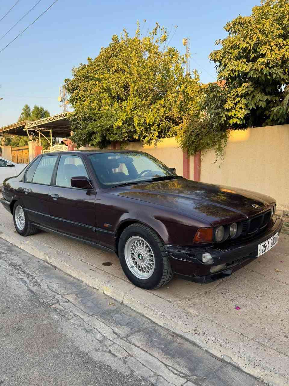 BMW موديل ١٩٩٣ 
رقم مميز 28000
سياره جاهزه بدون نواقص
بطاقه بنزين 
سعر ٦٠
*********** كركوك, العراق
