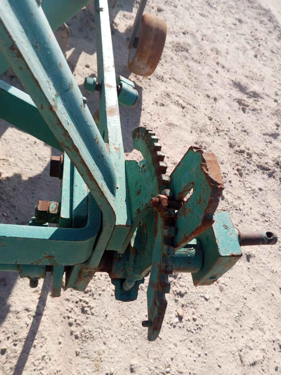 فدان لبيع 
لاتصال***********
