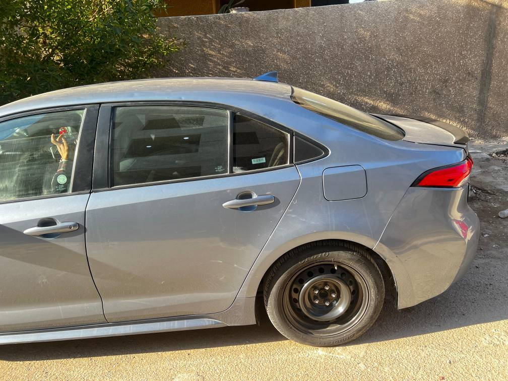 السلام عليكم للبيه كورلا 2022 قادسية معوقين باقيله سنه وتفك بيه حالوب وكل صور موجوده سعره 92 وبيه مجال بحي جهاد
بيها جاملغ جهة السايق وبنيد بامريكا مبدل
وبيها باب عكس السايق مبدل وشوية صبغ بالباب الخلفي الجهة اليمنة السيارة بيها 3قطع مبدل فقط 
السيارة رقم قادسية بعدلها سنة وتنفك من معوقين السيارة جاهزة لااخير  من صدر من تبريد من كلشي حتى منضومة غاز شادلها
سعره 92 وبيه مجال *********** بغداد, العراق
