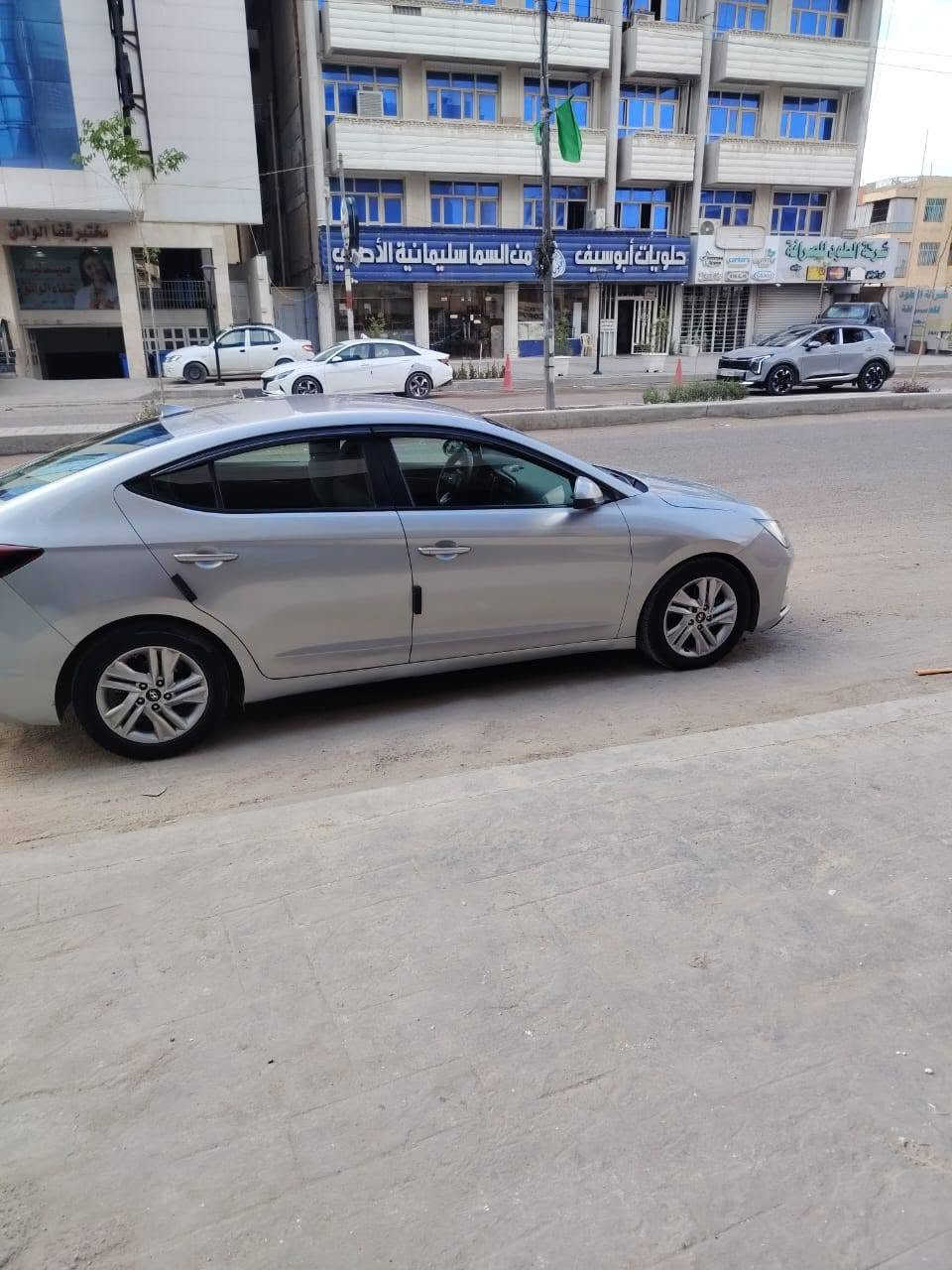 النترا البيع موديل 2020 وارد امريكي رقم بغداد البيع بيه خمسة قطع صبغ  تبريد محرك كير مكفولات حداديه جيده سيارة فول الموصفات ماعدا الفتحه اني مكلف بنشر ماجاوب لا على االخاص ماعندي تفاصيله الاستفسار مع صاحب السيارة شخصين رقم صاحب السيارة *********** ابوعبدالله السعر 120 بغداد, العراق
