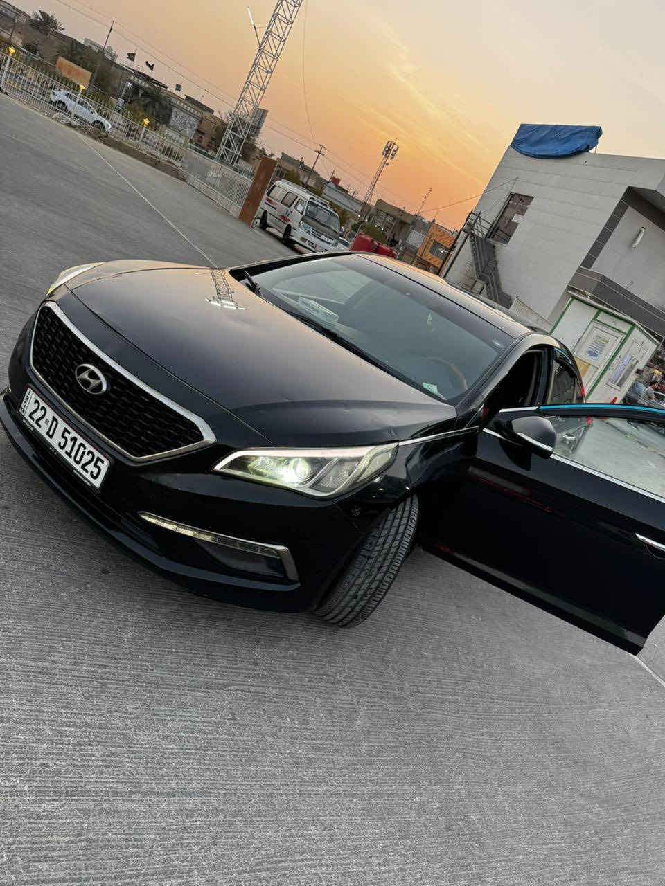 سوناتا فول موصفات اسود ألون 2017 أمريكي بصمه تنته نظام إنذار رادار مرايات شفط بيها حادث جاملي وتعديل الشاصي 
السعر122 بيها مجال بسيط 
***********
