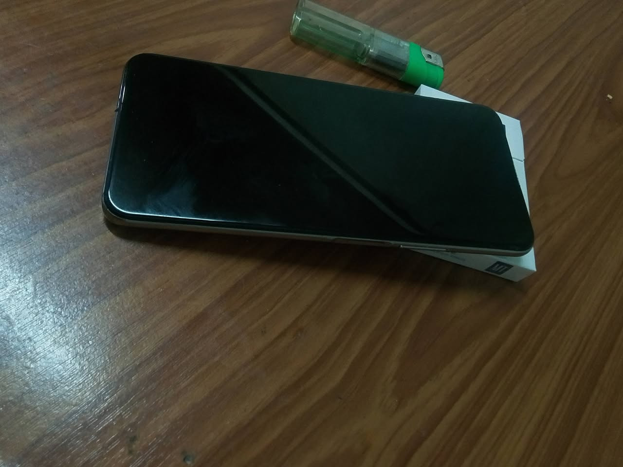 السلام عليكم عندي هاذا لجهاز رايد مروسه ايفون لعنده يجي خاص جهاز كله شغال ذكره 128 رام 8. )***********
