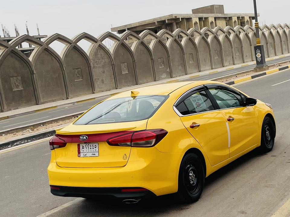 سلام عليكم البيع كيا فورتي موديل 2017 وأرد امريكي حادث قبق جنطه بدون دواخل فقط ولباقي مكفولة كفالة عامة اليبل وآحد مواصفات فول من عده الفتحه مواصفات شاشه كأمره بصمه تحكم ستيرن رادارتات حساسات مثبت سرعه تحديد مسار مري شفط لدات امامي منضومه زنون وبعد بيها مواصفات سيارة جديدة وجاهزة من كلشي تبريد ثلج حدادية تخم تاير كير ومكينة 2000 دوش مكفولات سيارة شرط احله من صور السعر 120 لاستفسار علا رقم *********** مكان سيارة كربلاء
