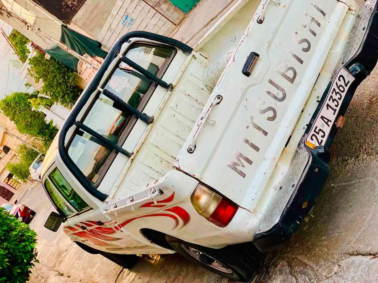 بيك أب متسوبيشي موديل ٢٠٠٢رقم كركوك محرك گير  شرط بطاقه بانزين قطعتين صباغ بنيد ؤچامرلغ بسمي كهربائية شرط تدفئه تبريد شغال قفل مركزي السعر ٧٣ بيه مجال الاستفسار الاتصال ***********
