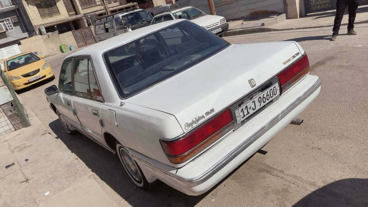 سيدان موديل 90 
كير محرك بطه 
صدر جديد 
تخم تاير خط ابيض
رقم بغداد بسمي تحويل ثاني يوم 
ثلاثه قطع صبغ 
باتري جديد  
سعر 55 بيها مجال 
مكاني بغداد البياع حي التراث 
رقم الهاتف ***********اتصال عليه وبيك خير وتدلل
