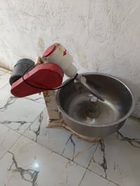 للبيع استخدام٩3تيام 250الف قفل 07724484513