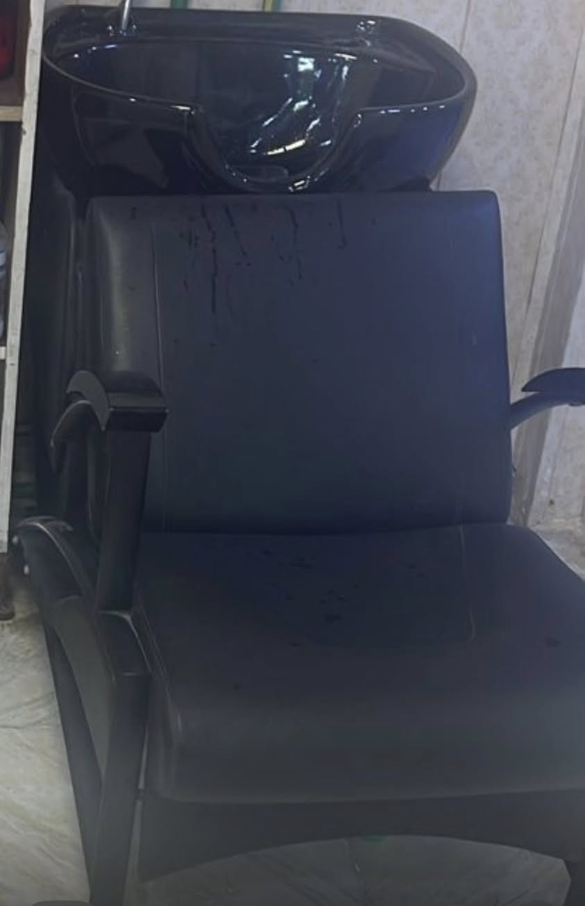 صالون كامل للبيع مع بديكير ومانكيير مع رسبشن واصباغ ايطاليه جدد مع شامبوات ومعالجات وللشعر للبيع حي الجامعه للتواصل خاص


**إذا كنت صاحب هذا الإعلان وتريد حذفه لأي سبب، رجاءا أرسل رسالة إلى الدعم الفني**