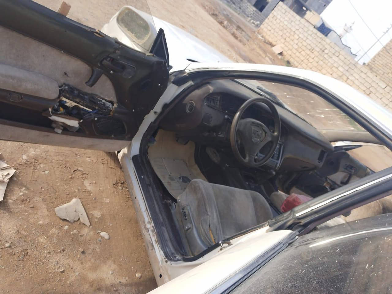 بطه للبيع موديل 93 شرط محرك وكير جدد وصدر جديد تايرات اربعه جدد السياره مكفوله كفاله عامه سنويه عضم عاج شرط تحويل وكاله وترهم مراوس( ملاحضه (السياره مكسوص)اني مكلف بل نشر اتصل علا راعيهه ***********
