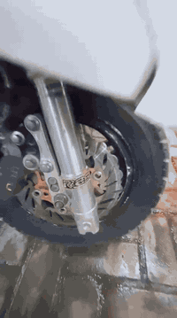 سلام عليكم الدراجه للبيع مكينه بلاديه. ثعلب بغداد الكريعات
***********
