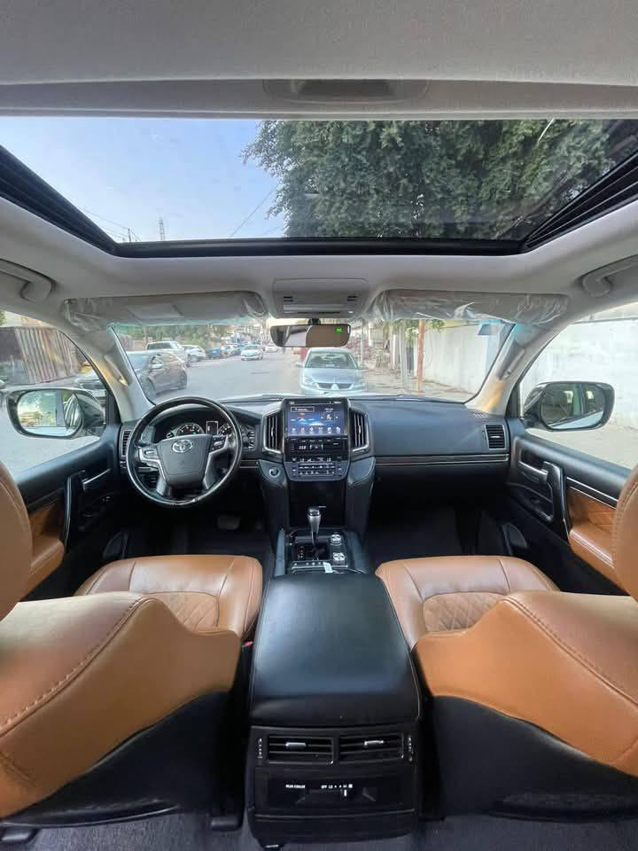 السلام عليكم 
لاندكروز موديل 2021 كفاله عامه 
ماشيه 50 الف السياره بحرينيه 
واضحه مايحتاج اشرح عنها 
#باسمي مكاني #الدوره السعر ٥٨ الف
***********
