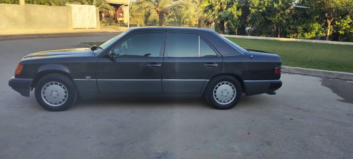 سلام عليكم
أقرأ التفاصيل وخابر وتشلع عيوني
1_موديل 92
2_رقم بغداد الدولي بإسمي تحويل مباشر بأي محافظة تعجبك
3_قواعد الدبلات بلاديه كذالك البرانكيتات
4_غرفه مخمل 4جام كهربائي
5_مكينه بلاديه لاتبغير لاتنقيص
6_تخم تاير جديد
7_سنتر لوك
8_مكان السيارة كربلاء طوريج
9_السعر 75وقابل للتفاوض
10_صبغ فرن جماليه 
*********** واتساب
اتصال
