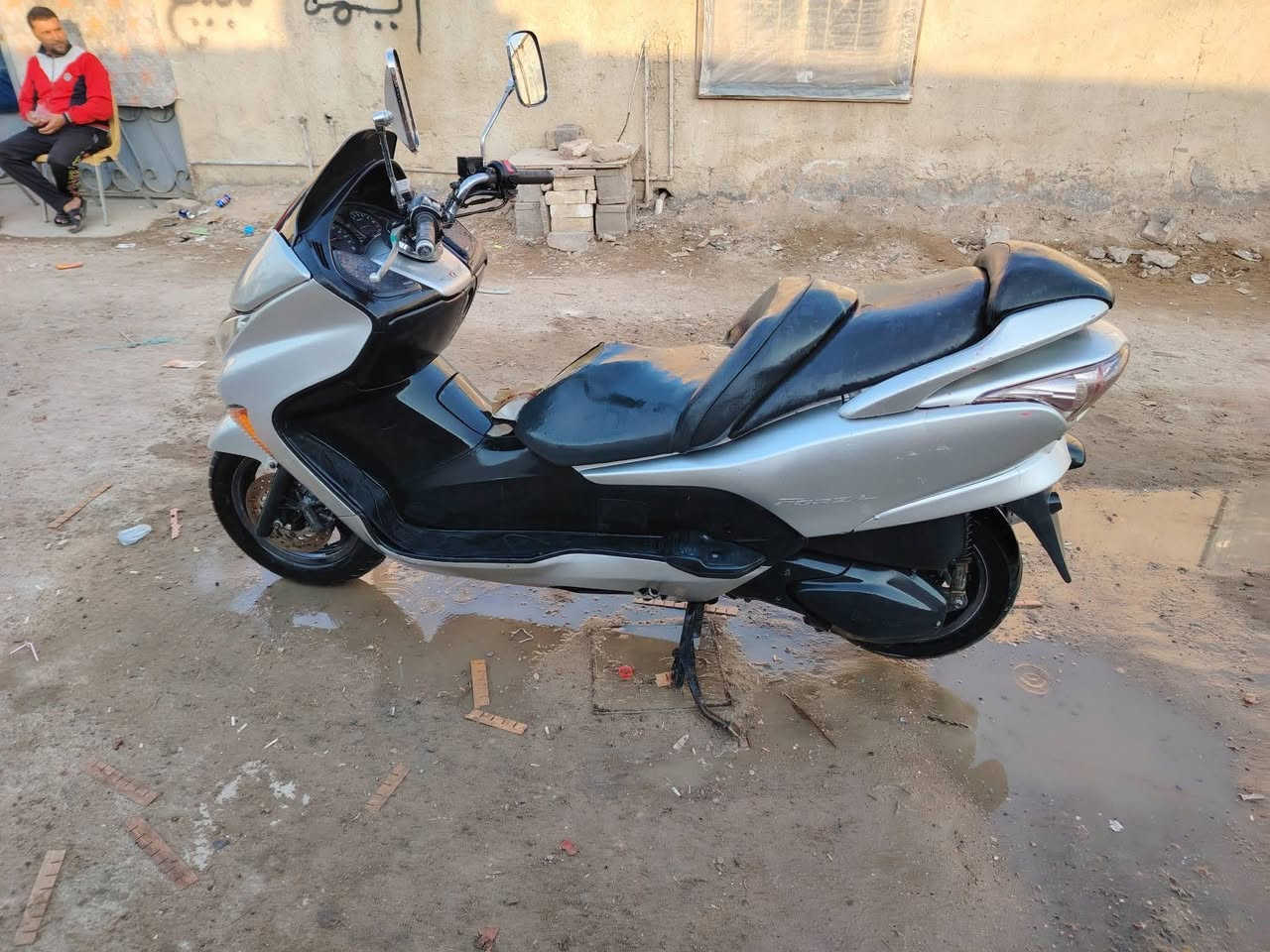 فورزا للبيع صفر ٨ 
الدراجه شويه ينراد الها ترتيبات فقط ب الكفرات الدراجه خير من الله 
٧٠٠ و بيها مجال حك الجيه الموقع بغداد 
***********
