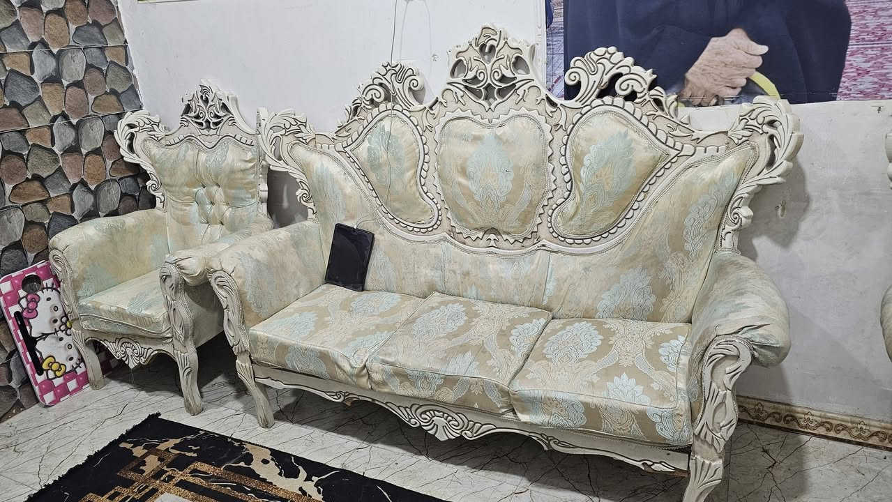 سلام عليكم..تخم ملكي جديد قوي جدآ تحفه يتكون من 10مقاعد .مكاني ناصريه مركز حي سومر ***********
