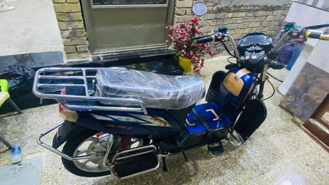 السلام عليكم دراجه هارلي  شحن للبيع بطاريات اصليه شاحنه جديده كهربائيات شغاله +لايت فدراليات دراجه نضيفه السعر 600 العنوان بغداد المشتل رئاسه المعلمين قرب حسينية علي الشوكي للرد السريع المراسله علئ الواتساب ***********
