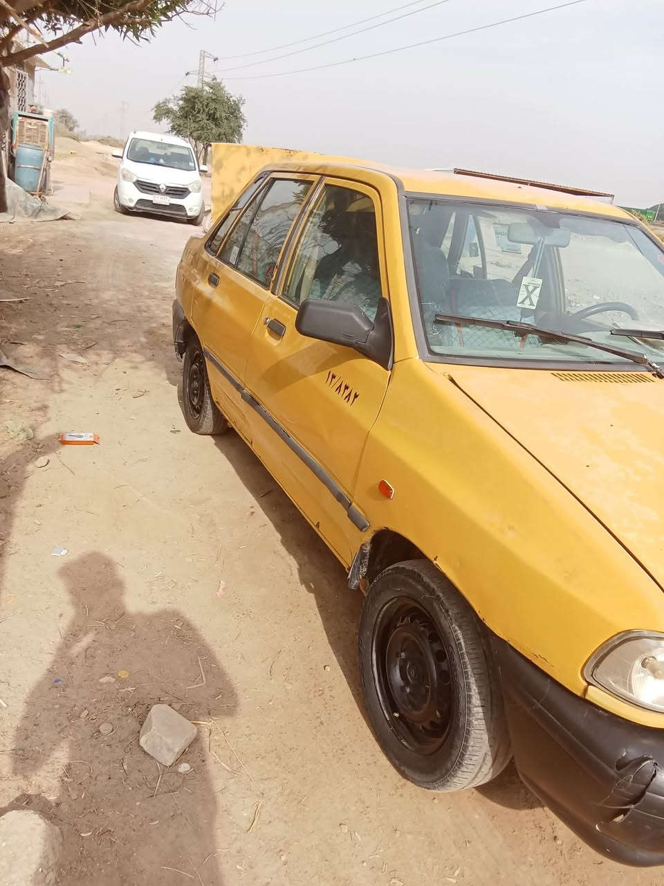 سلام عليكم سايبه مديل 13 مكينه وكير زينات حداديه جديده شواصي نضيفات تخم تاير جديد كهربائياته كله شغاله مكانه ديوانيه ومالكه هم ديوانيه باقي تفاصيل خاص او تصال ***********
