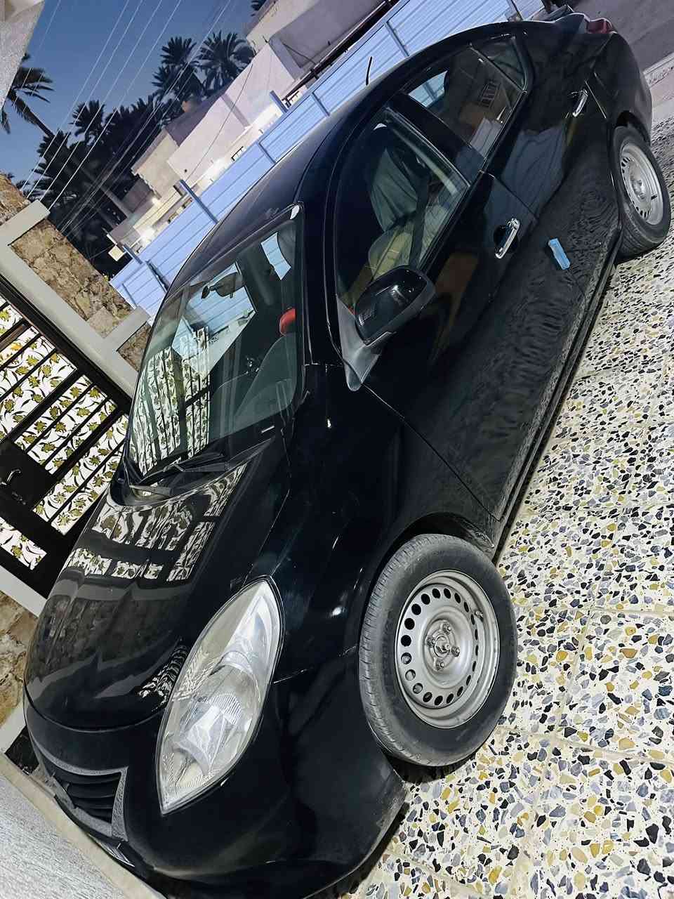 بسم الله الرحمن الرحيم
السلام عليكم ورحمة وبركاته 
نيسان فيرزا أمريكي  2013 

محرك مكفول 
گير اوتماتيك مكفول  مبدل دهن گير 
تحكم استيرن. تدفئة تبريد   النيسان معروف بالتبريد 
(..حادثها مصبوغة صفحة السايق والجنطة..)
واضحة في السونار 
سنوية 2029 
هزة جديدة 
رقم جديد 
وسونار جديد. ومن تشتري هم صعدها سونار 

سيارة جاهزة من كلشي  تفحص بيدك قبل ماتاخذ
***********
موجود واتساب 
فيس
