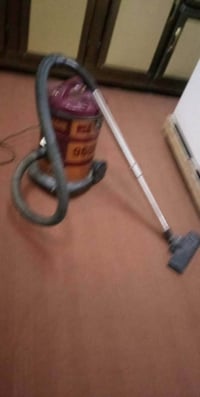 مكنسة كهربائية • نظيفه • النجف