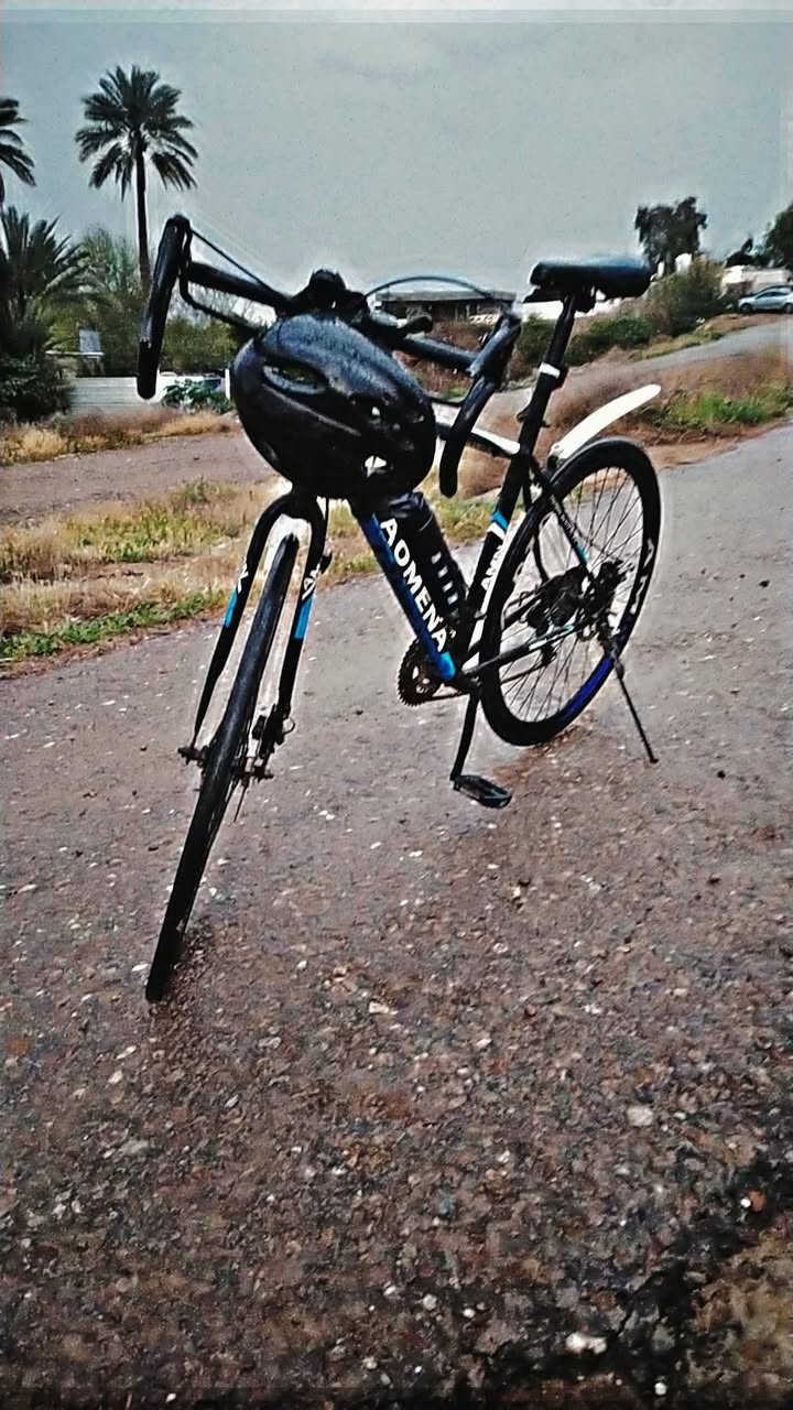 سلام عليكم للبيع باسكل سباق حجم كبير ٢٦ ماركه AMN. مكان بغداد
مع درع حمايه رياضي ومع كسارات حمايه ومع خوذه راس للحمايه مع مطاريه ماء 
بايسكل نضيف اي عطل مابي شغال كله باسكل كلش نضيف مثل لبصوره (السعر مناسب جدآ رقم واتساب ***********
