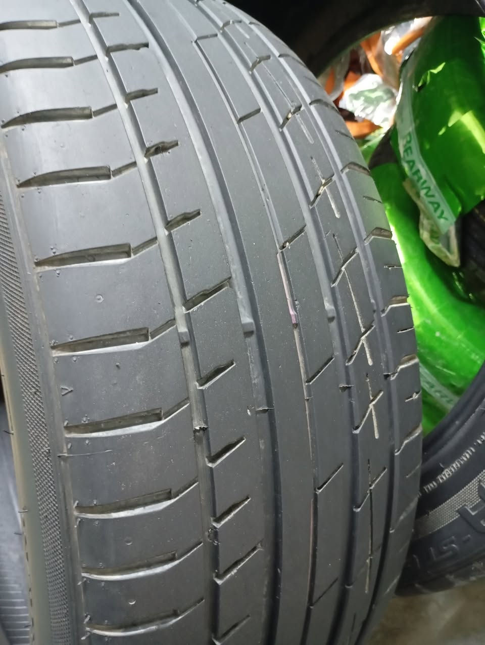 السلام عليكم تخوم تاير اندونيسي مال باله بنشر ما بي سعر مناسب المحتاجهن يخابرني *********** ما متواجد على الفيس
285
45
22
