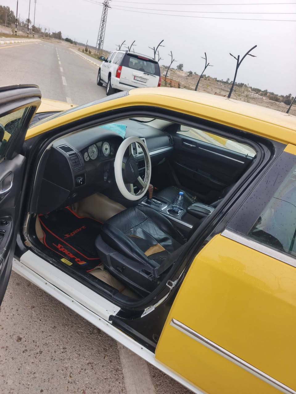 يالله للبيع اوباما 2010اصل جاهزه كير مكينه حداديه تخم تاير ضفيره وقاعدة فيوزات جدد جاهزه للشغل مصفره هيئه وغرامه مبدل بيها بس باب الصدر سنويه باسمي تحويل ثاني يوم السعر 120وبيها مجال بسيط لشراي لتواصل واتساب ***********/مكان سياره واسط بدره
