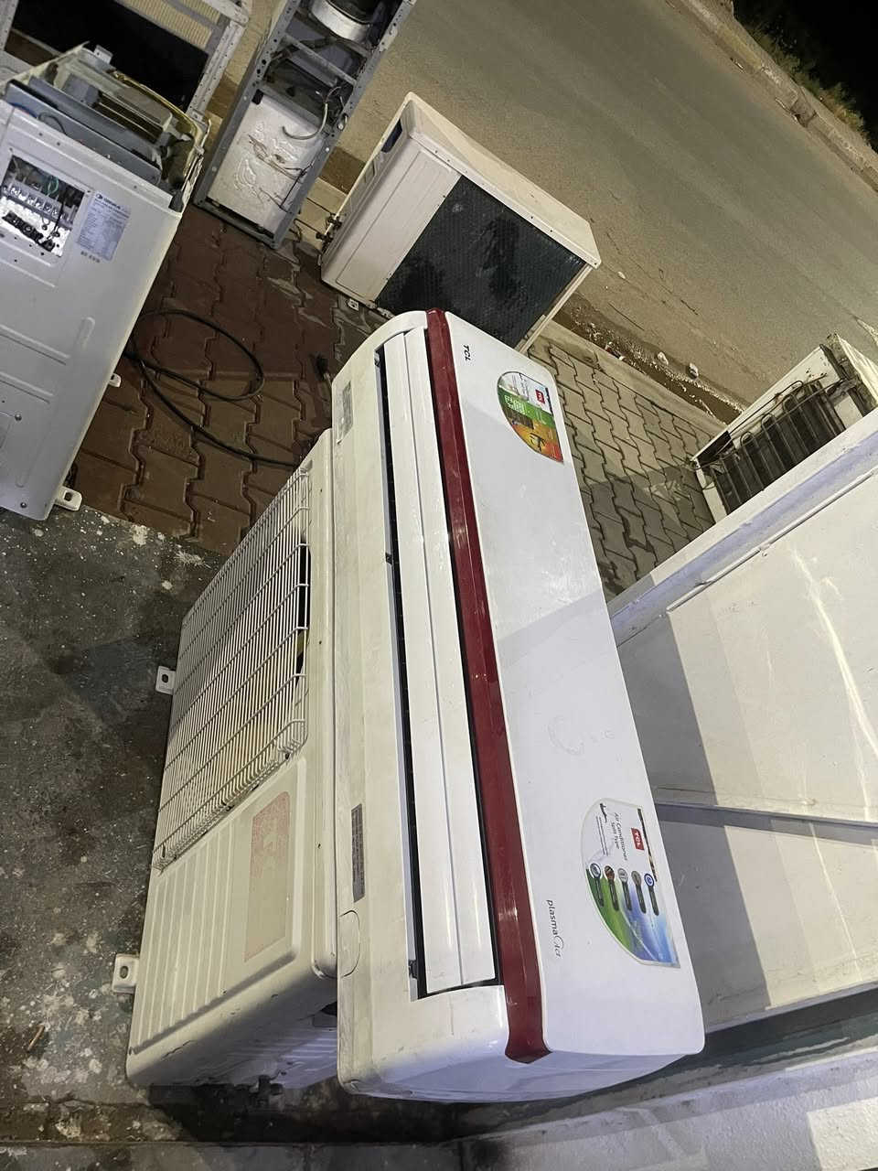 للبيع سبلت نوعيته TcL بشرط تبريده ثلج وعلى الفحص سعره400 الأستفسار اتصل وتدلل *********** بي واتساب
