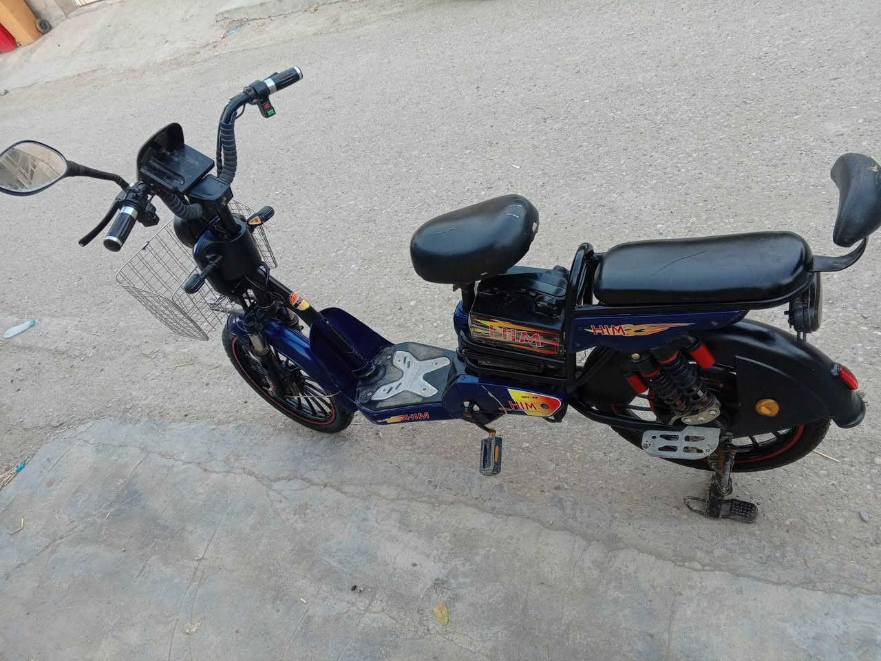 السلام وعليكم بايسكل شحن للبيع بطاريات جدد السعر 190 وبي مجال الاتصال على الرقم ***********
