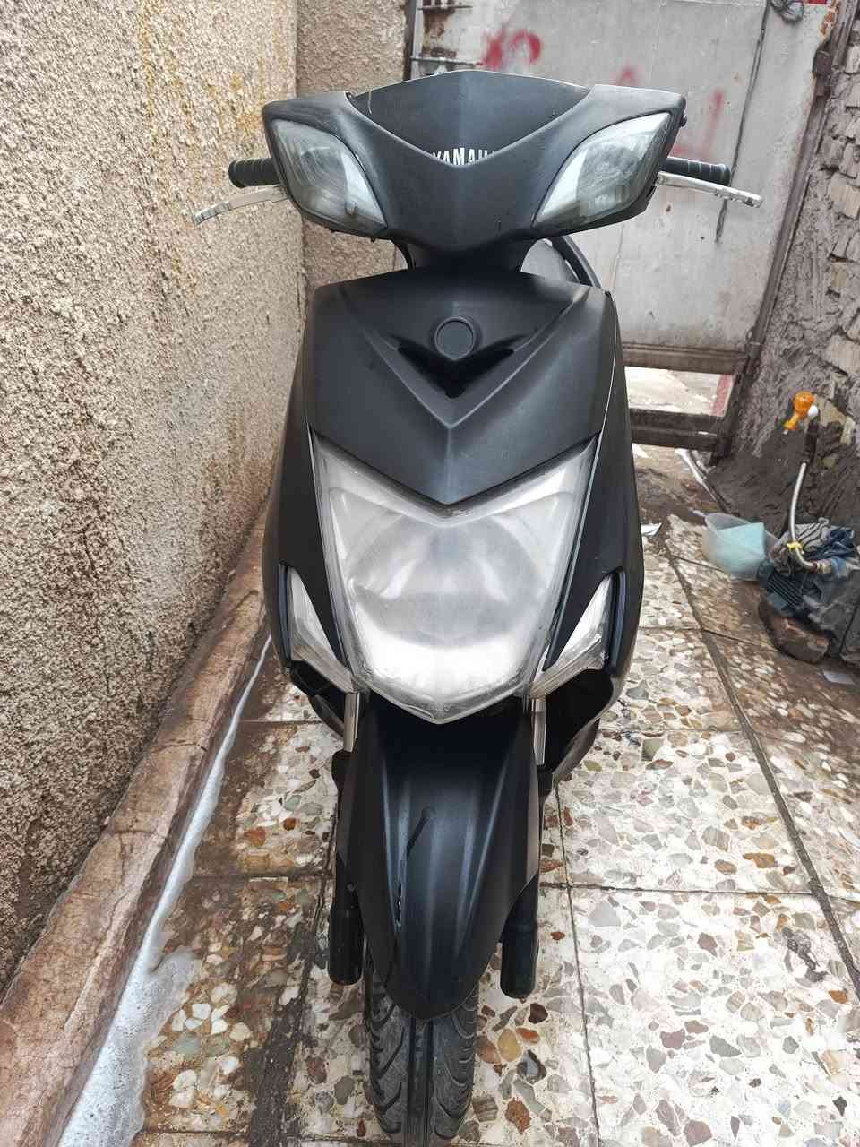 السلام عليكم 
سكنس لد حديث ياباني ابن امة
عدة القبق كوري مزود ماركة TWBO
عليهة ادامة عامة 
كلچات .نوزل . فيت بم . دهن .فلتر شوتة 
بانزينهة محسن . دهنهة ام زويل
كلشي بلادي بيهة كفرات ختم
الدراجة غسلتهة او طفت بيهة مشكلة بل ضفيرة 
ابيعهة على وضعاهة 
الموقع . بغداد .ا.ل.
رقم . ***********
