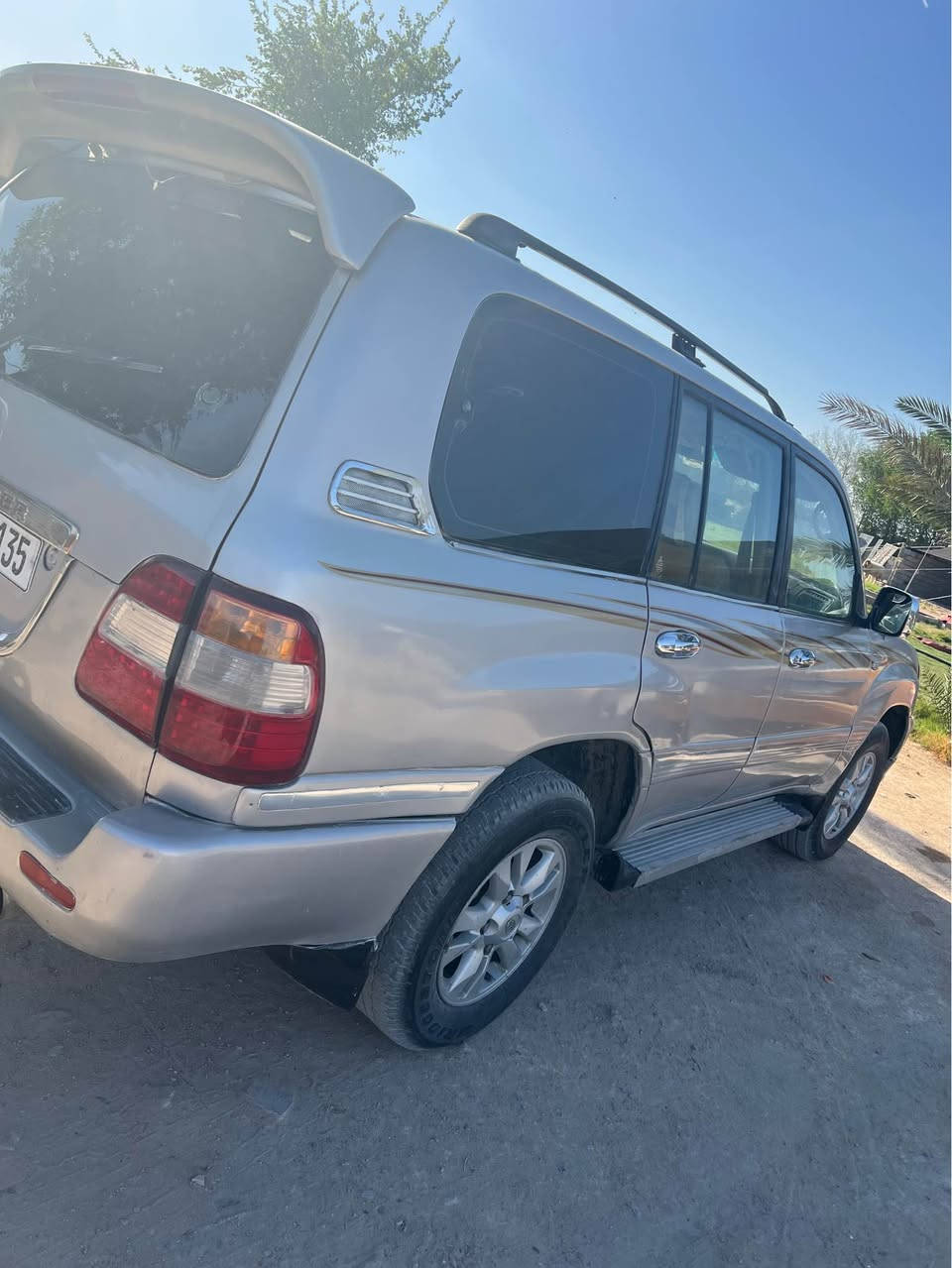 جكساره موديل 2000 رقم بغداد نكليزي 
فوال مواصفات مكينه 8 كير عادي تبريد 3 قطع ثلاجه 7 راكب حداده السياره جاهزه
ومابيه نقص مراوس اراوس السعر 110 مكاني البصره الزبير
*********** البصرة, العراق
