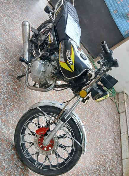 السلام عليكم دراجه إيراني مديل 24بلادي باب اول وزن ثقيل وضع شركه ماعيزه كلها منفيس اوراق سويجات مفوله كلها نكره سلف كهرباء كله شغال الدراجه تخبل من. نضافه ونشاط السعر650وبيها مجال شويه للشراي  عنواني سامراء 
***********
