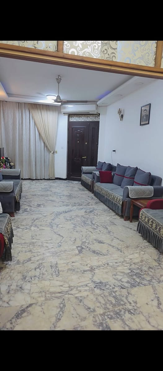 فرصة مميزة لامتلاك بيت سكني أنيق ونظيف في منطقة كفاءات السيدية، موقع هادئ ومناسب للعوائل وقريب من جميع الخدمات.
📐 المساحة: 150 متر
🏗 سنة البناء: 2017
📜 الطابو: رسمي + سند مستقل
🚗 كراج: متوفر
🔹 تفاصيل البيت:
▫️ طابق ونصف
▫️ 2 غرفة نوم
▫️ 3 حمامات
▫️ مطبخ
▫️ استقبال
▫️ صالة واسعة
🛋 يباع مع الأثاث الكامل
✨ أثاث مرتب وجاهز للاستخدام
✨ تصميم مريح واستغلال ممتاز للمساحة
✨ تشطيب نظيف وبناء جيد
✨ جاهز للسكن مباشرة بدون أي مصاريف إضافية
📍 موقع مرغوب وقريب من الأسواق والخدمات
💰 السعر مناسب وقابل للتفاوض (مع الأثاث)
📞 للاستفسار والمعاينة:
***********
❌ نعتذر من الوسطاء
إذا تحب نخليه أقوى أكثر، أقدر أضيف:
وصف للأثاث (مودرن/تركي/جديد…)
أو أكتب نسختين: وحدة مع الأثاث ووحدة بدونه لزيادة فرص البيع 👍
