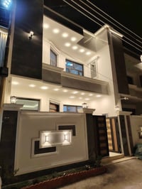 بيت سكني للبيع  🔹 المساحة: ١٠٠ متر 🔹 الواجهة: ٦ وربع 🔹 النزال: ١٦ يتكو...