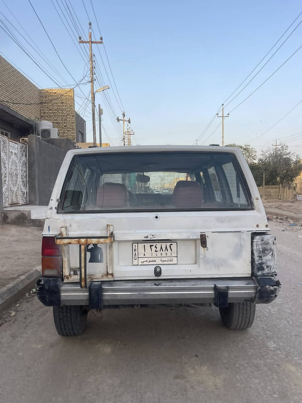 السلام عليكم للبيع أو مراوس جيب شيروكي  ١٩٩١ رقم قادسيه مشروع وطني راعيه بالحمزه ماواصله اكفلك سرقه وعشاير محرك ونجي كير حداديه تخم تاير خير من الله كهربائيات شغاله مكان ناصريه مركز السعر ١٦ وبيه مجال 
رقم***********
