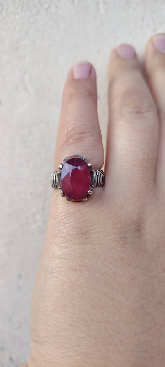 ياقوت افريقي فرط الرمان صياغه يدويه فضة 925 ثقيله
قطعه واحد على واحد جميله جدا وبل عافية على صاحب النصيب السعر خاص


**إذا كنت صاحب هذا الإعلان وتريد حذفه لأي سبب، رجاءا أرسل رسالة إلى الدعم الفني**