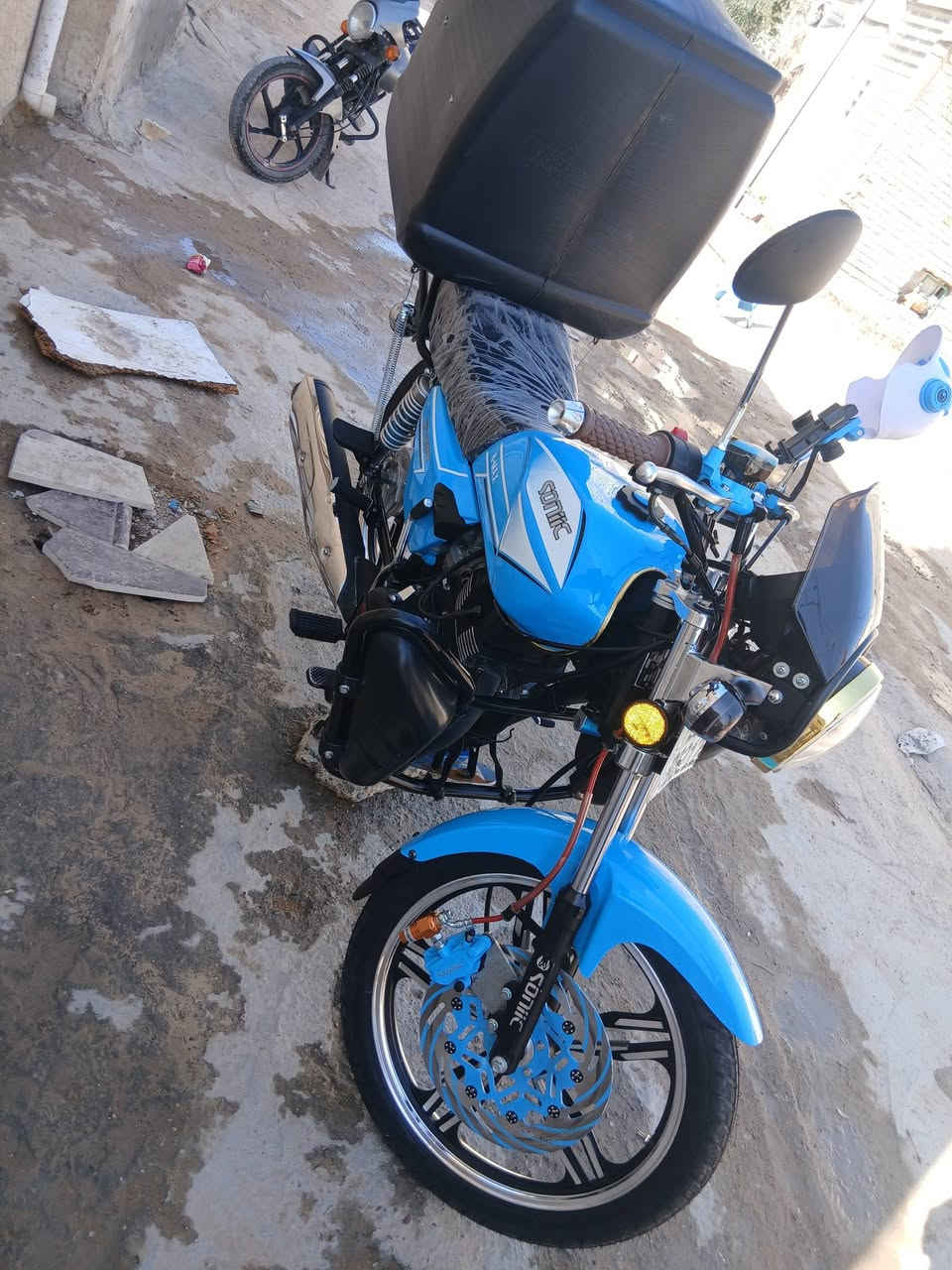 دراجه للبيع مديل 26 رقم نجف شرط كبل ادورلك بسمك ثاني يوم طلعته من الوكيل قبل 1 اشهر صارت عليه مليونين و200  دراجه شاهد الله كلشي مابيه بس حتاجيت فلوس واريد ابيعه محرك 200 مواصفاته كله مال دايون وبيه ضاغطه زنجيل   اريده مليون 900  (***********) دك عليه و راسلني وبيك خير وتدلل
