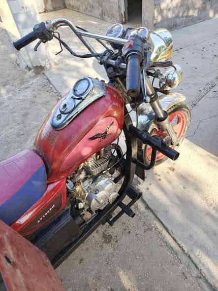 السلام عليكم ستوت للبيع موديل 2018 اوراق اصليه ماكينه 23 كهربائيات شغاله المكان الكفل سعر 900 وبيها مجال بسيط ***********
