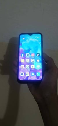 هواوي واي ٥ • ٣٢ جيجا • شاشة مكسورة