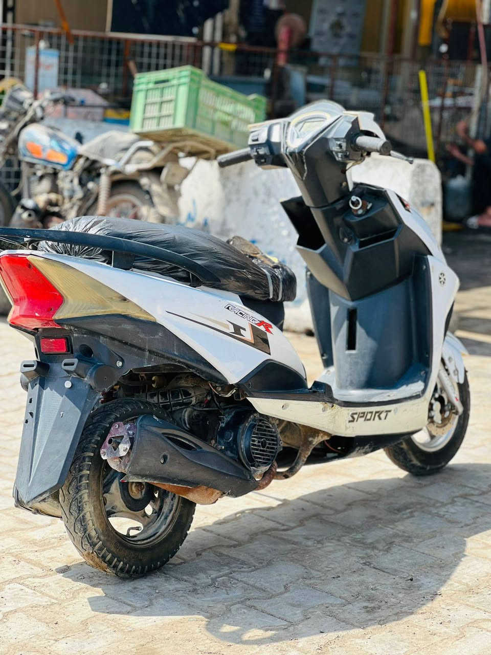 السلام عليكم 
دراجه سگنس شمعه رايدها 200وبيها مجال 
كدامك شوفت عينك تجي تگلب وتشوف وتقتنع وتاخذ


**إذا كنت صاحب هذا الإعلان وتريد حذفه لأي سبب، رجاءا أرسل رسالة إلى الدعم الفني**