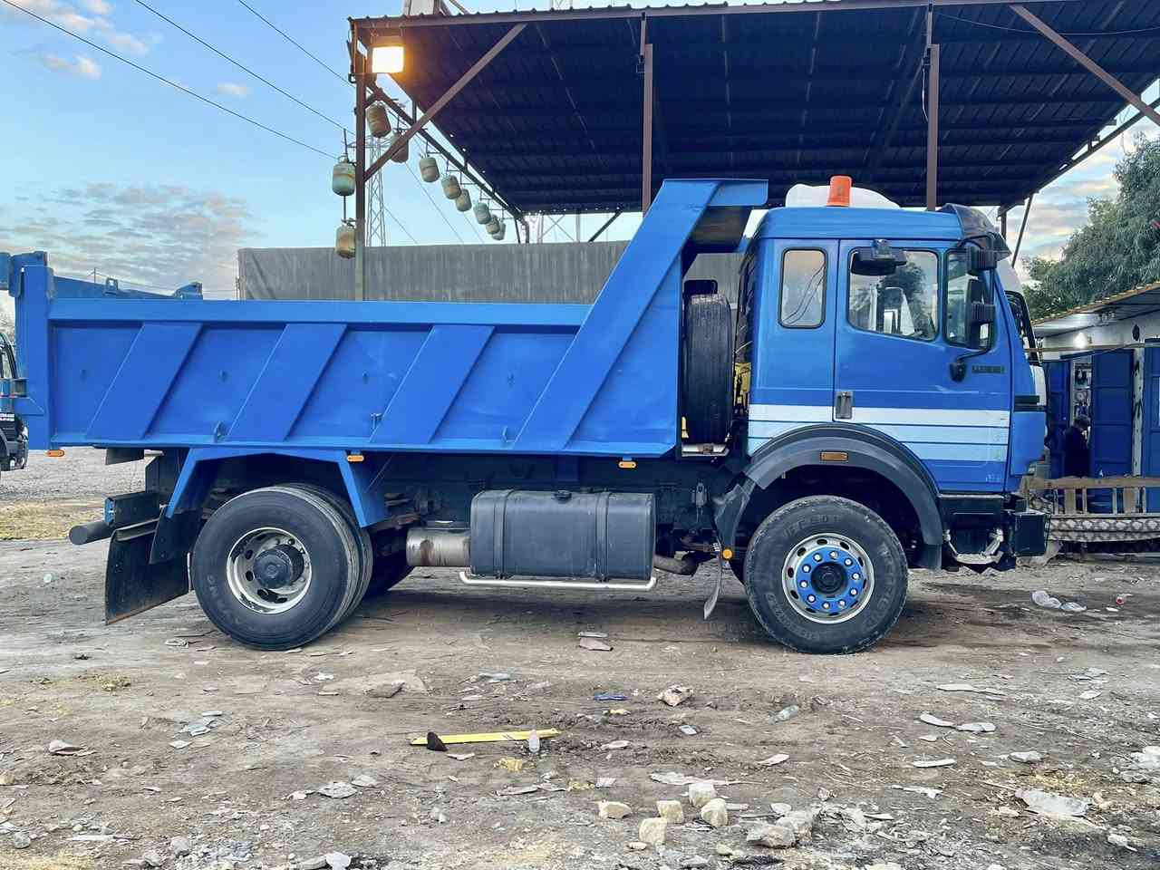 السلام عليكم
البي كرواتي موديل 93 مكينه 6 سوبر الكير فافون حجم الجبير 
اكسن GF جي اف سنويه قلاب  ل29 سياره جاهزه للعمل مكانها العماره 
الاستفساره / ***********
