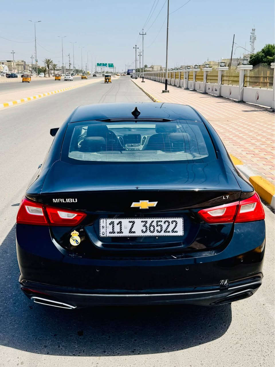 🚗 للبيع 

شيفروليه ماليبو LT– 2024
Chevrolet Malibu LT– 2024

🌍 المدينة - ميسان –  العمارة - ***********

•   🛣️  المسافة المقطوعة    -   60 الف كيلو 

------------------------------------------------------------ 
💰 السعر:  علق   شيفروليه  او  ماليبو او LT      2024

✅ المواصفات :

📅 الموديل: 2024
🌍 الوارد: أمريكي
🛣️ الممشى: 61.000 K

⚙️ المحرك: 1500cc –  تيربو فعال واقتصادي 
🧾 الضرر: صندوق خلفي + مدكر امامي بارد 
🛞 الويل: 18 إنج 
• شاشة وسطية كبيرة مع Apple CarPlay / Android Auto
• تحكم ستيرنغ كامل
• مقاعد قماش مريحة
• مكيف قوي أمامي وخلفي
• نوافذ كهربائية + سنترلوك
• مدخل USB وAUX
• مثبت سرعة
🔸 الأمان:
• 6 Airbags
• ABS + EBD
• نظام الثبات الإلكتروني ESP
• كاميرا خلفية
• ويل 18 إنج
• إنارة LED أمامية وخلفية
• 

#للبيع عمارة, ميسان
