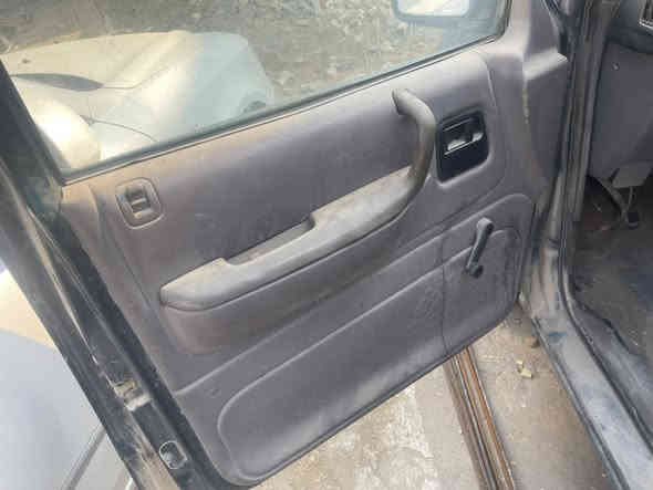 السلام عليكم 
دوج كرفان قديم للبيع موديل 95 
كير محرك بلاد مضبوط  السياره متروكه بس شغاله وكهربائيات بلاد وشغاله رقم فحص انبار ابيعها ع وضعها صاحبها موجود وايحول بس سنويه ضايعه 
السعر 12 ورقه 
***********
