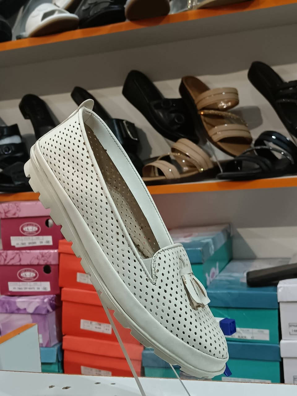 عروض الكنز للاحذيه والحقائب النسائيه  
كاله نسائي فلات 
سعر القطعه 3الف
سعر القطعتين 5الف  وكميه محدوده
القياسات من 37الى41 
العنوان الأنبار قضاء هيت مقابيل بلديه هيت الجديده مباشر الاستفسار *********** او *********** وكُل الهلا بيكم#الانبار_قضاء_هيت
