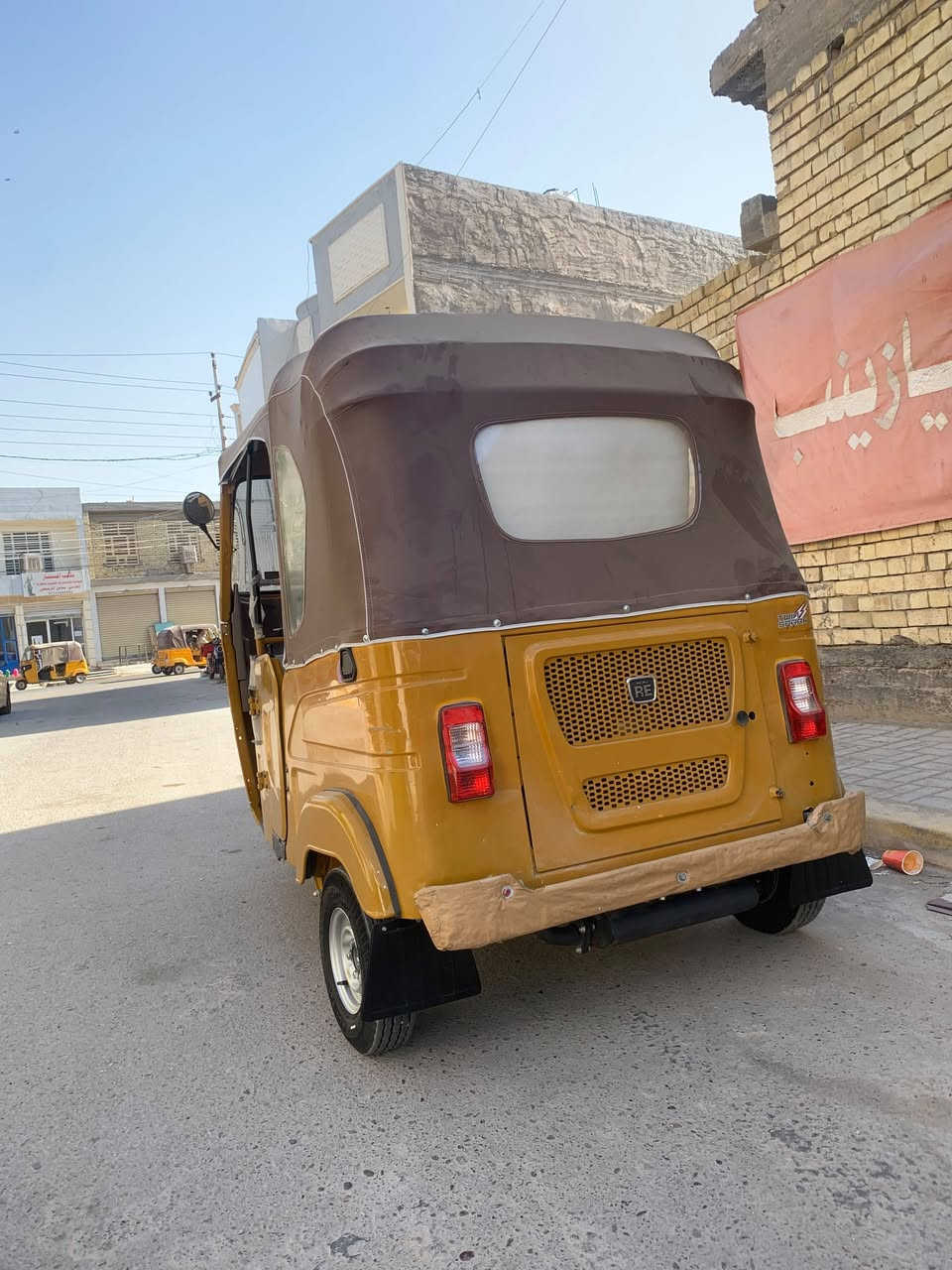 سلام عليكم تكتك لموديل 2022 شهر ٣ رقم وسنويه رقم بغداد نكليزي تحويل ثاني يوم تكتك مكينه مكفوله تكتك حلوه وخير من لله سعر 8700 وبيهه مجال لمكان بغداد رئاسةلعبيدي رقمي ,***********
