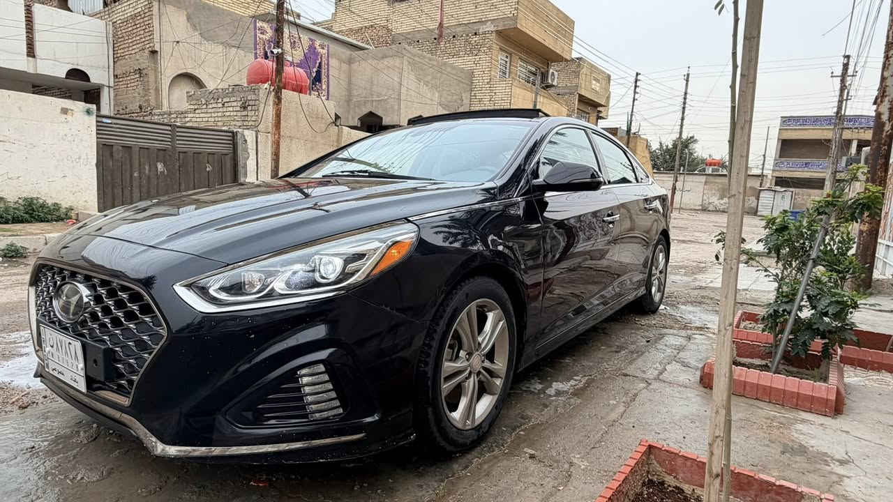 السلام عليكم 
سوناتا 2019 اسود
محرك 2400 GTI
فول مواصفات 1/1 
حادثها بانوراما 
المواصفات : 
بانوراما 
نفطه عمياء
تحديد مسار 
كروس سرعه
كامرا دواره 360 
حساس خلفي
هاند بربك دكمه
اوتو هورك
بريك ABS
وقوف ذاتي عند اقتراب اي جسم امام السياره
لايت LED امامي
بك لايت LED خلفي
لايت زنون بلادي شركه
لايت دوار عند دوران الستيرن
فتح الجنطه تلقائي عند الاقراب منها بدون لمس
السعر 155
العنوان / بغداد الغزالية شارع الضغط
للاستفسار  / ***********
م/ غير متواجد في الفيس بوك
