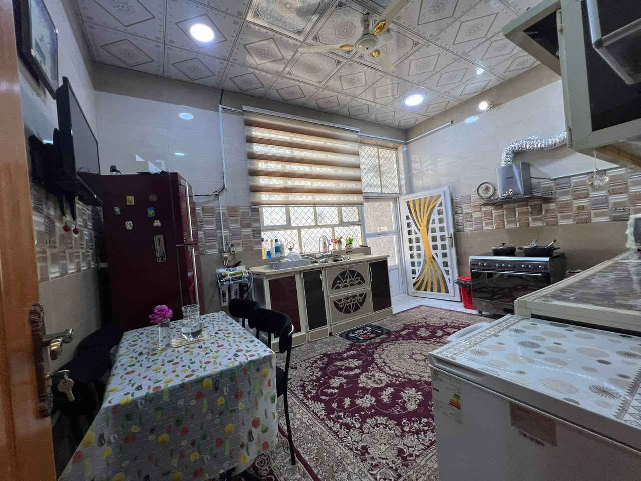 السلام عليكم بيت ٢٧٠ متر طابو زراعي سند ٢٥
العنوان جمعيه شارع حبيب ابن مظاهر الاسدي 
-غرفتين نوم _استقبال _صاله كبيره _مطبخ _كراج سياره وحديقه البيت ع شارعين الباب خلفيه ع شارع والبابالرئيسيه شارع ع شارعين البيت جاهز بناء جديد طابوق صب مسلح السعر (165) وبي مجال 
الاستفسار مراجعة مكتب اليساري للعقار العنوان طويريج الشارع العام 
***********
