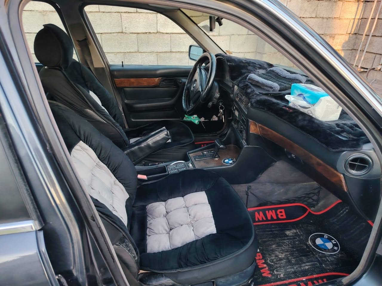 بيئم للبيع موديل 94حجم525بلادي محرك كبس كير اوتوماتيك بجم عريض كير محرك شرط دواخل نظيفه بردات ابلادي. لايتات زنون سنويه بسمي ل 30رقم انكليزي
سعر 63او بيه مجال
***********
